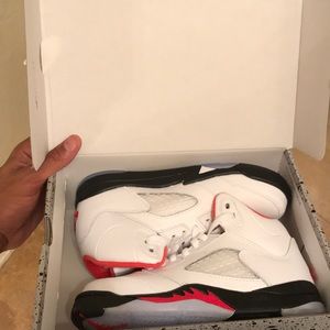 Jordan retro 5’s boys size 2Y